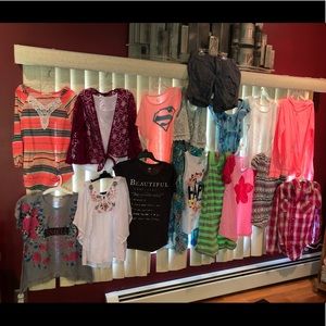 L@@k mix lot of 16 - girls clothing size 14/16.